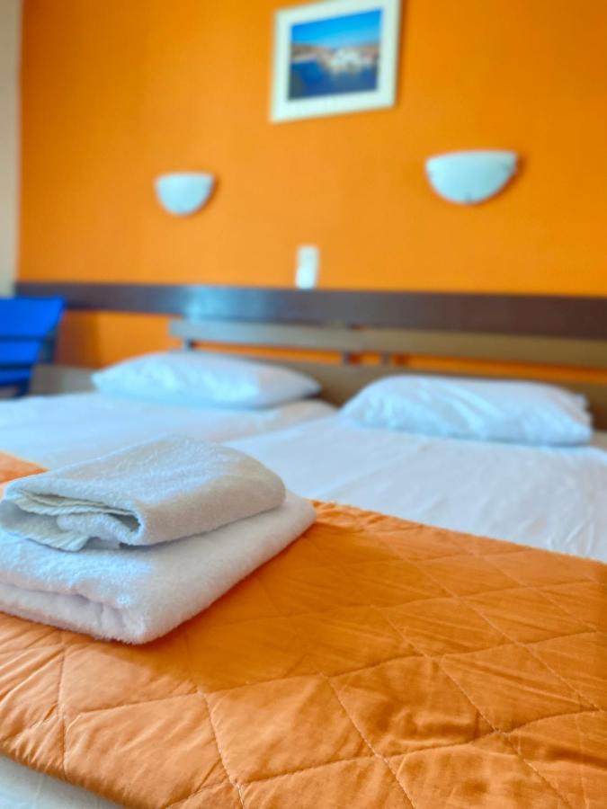 Hotel Areti Aegina Buitenkant foto