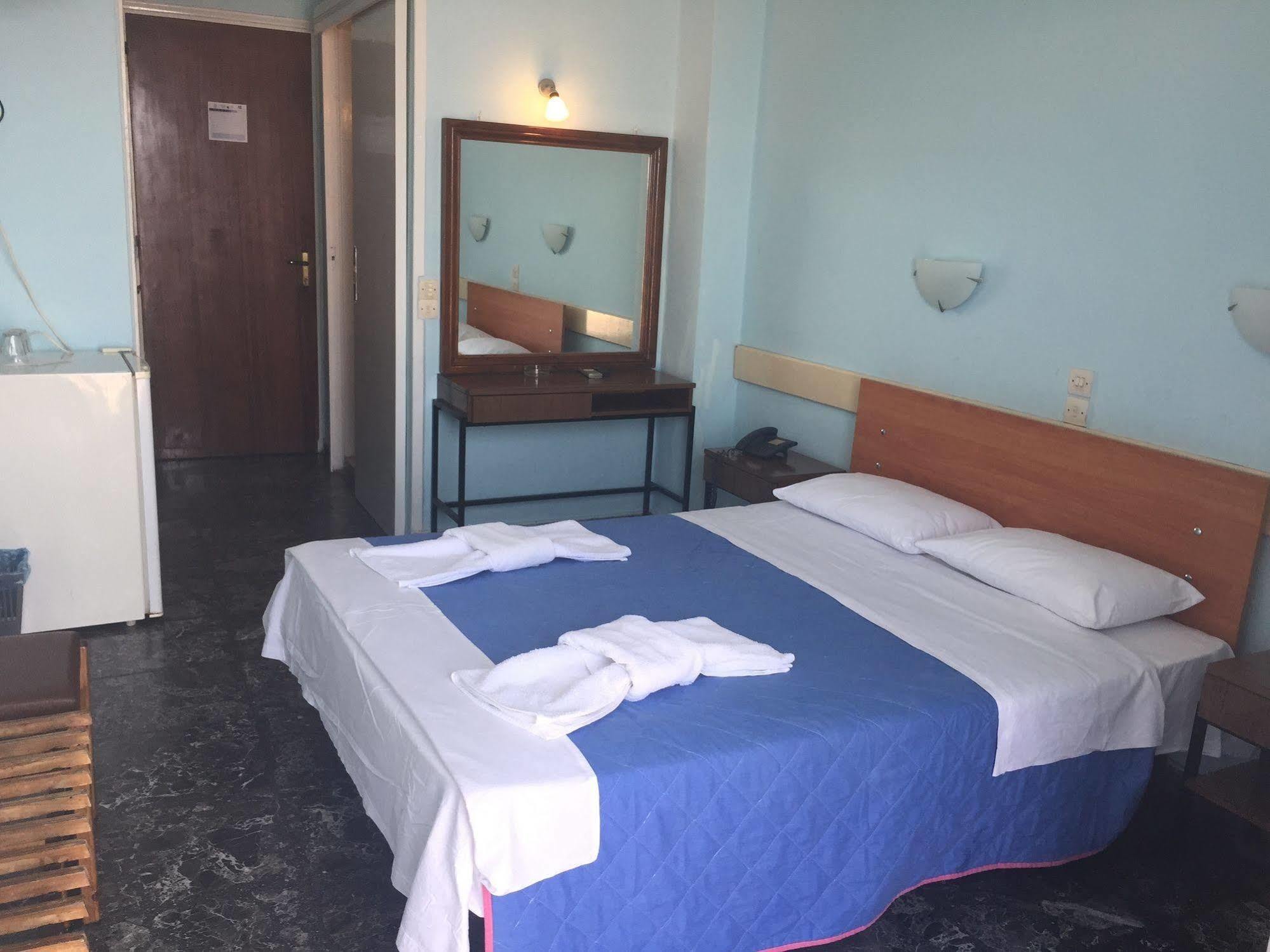Hotel Areti Aegina Buitenkant foto