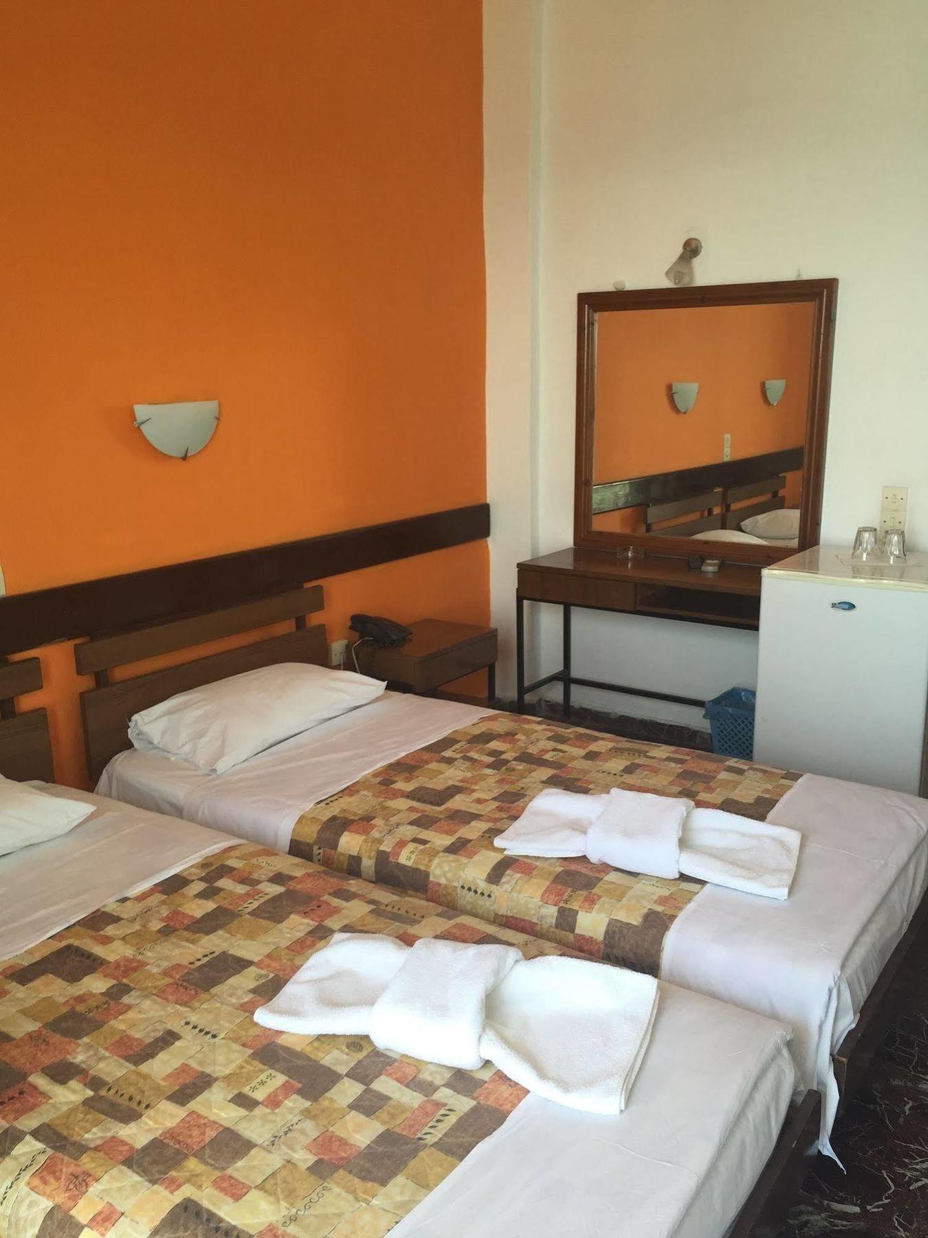 Hotel Areti Aegina Buitenkant foto